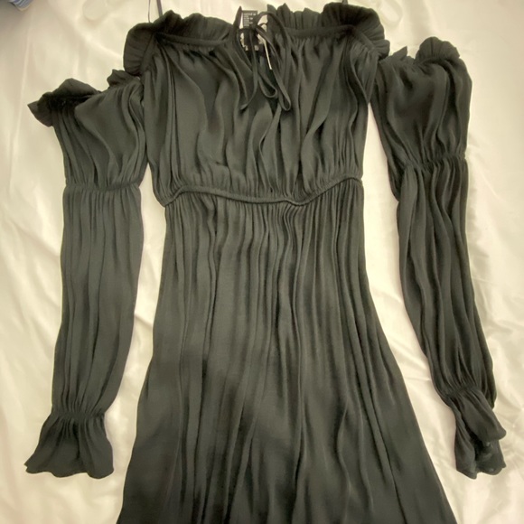 Black off the shoulder dress - Picture 1 of 1